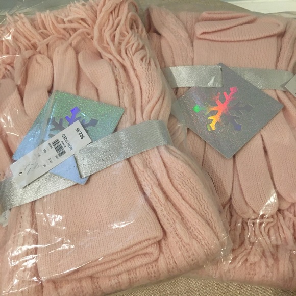 ❗️2 FOR PRICE OF 1 ❗️ Knit Scarf & Gloves Set - Picture 8 of 8